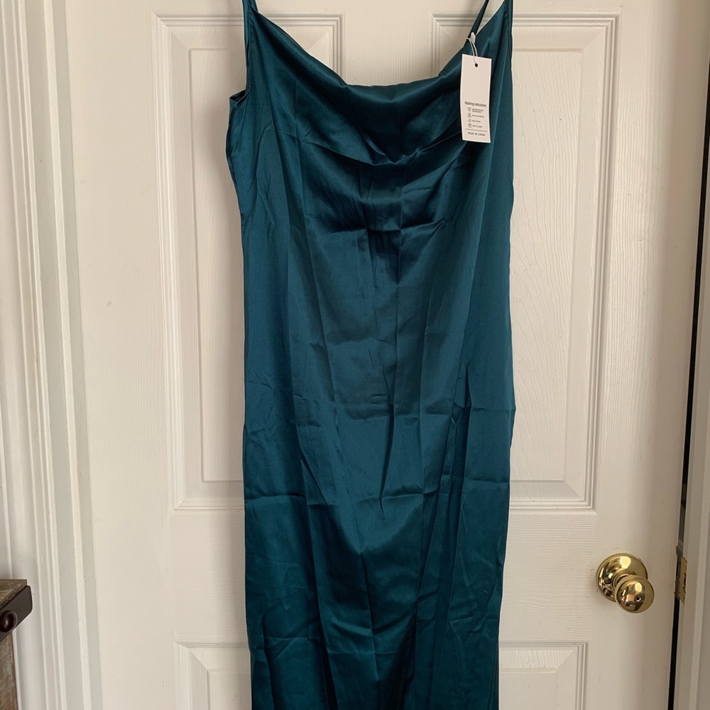 Midi-green strapless dress